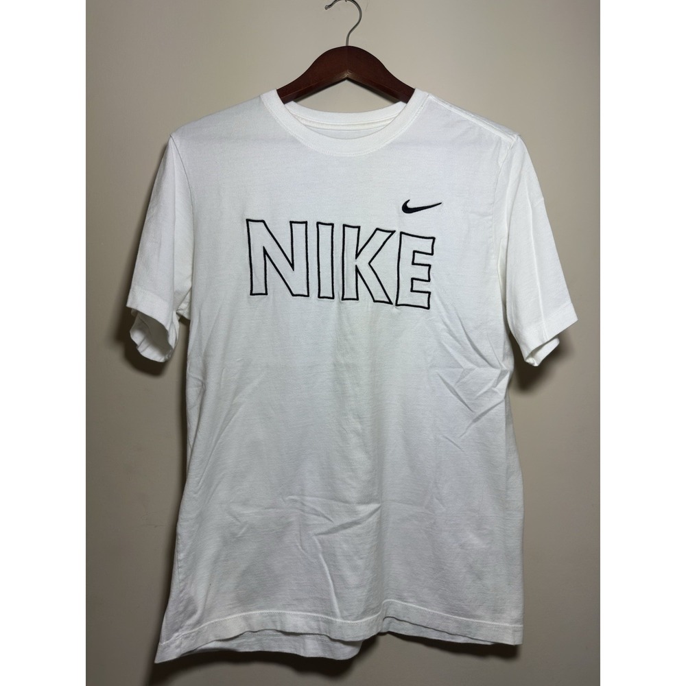 nike white embroidered Nike Tee Logo M